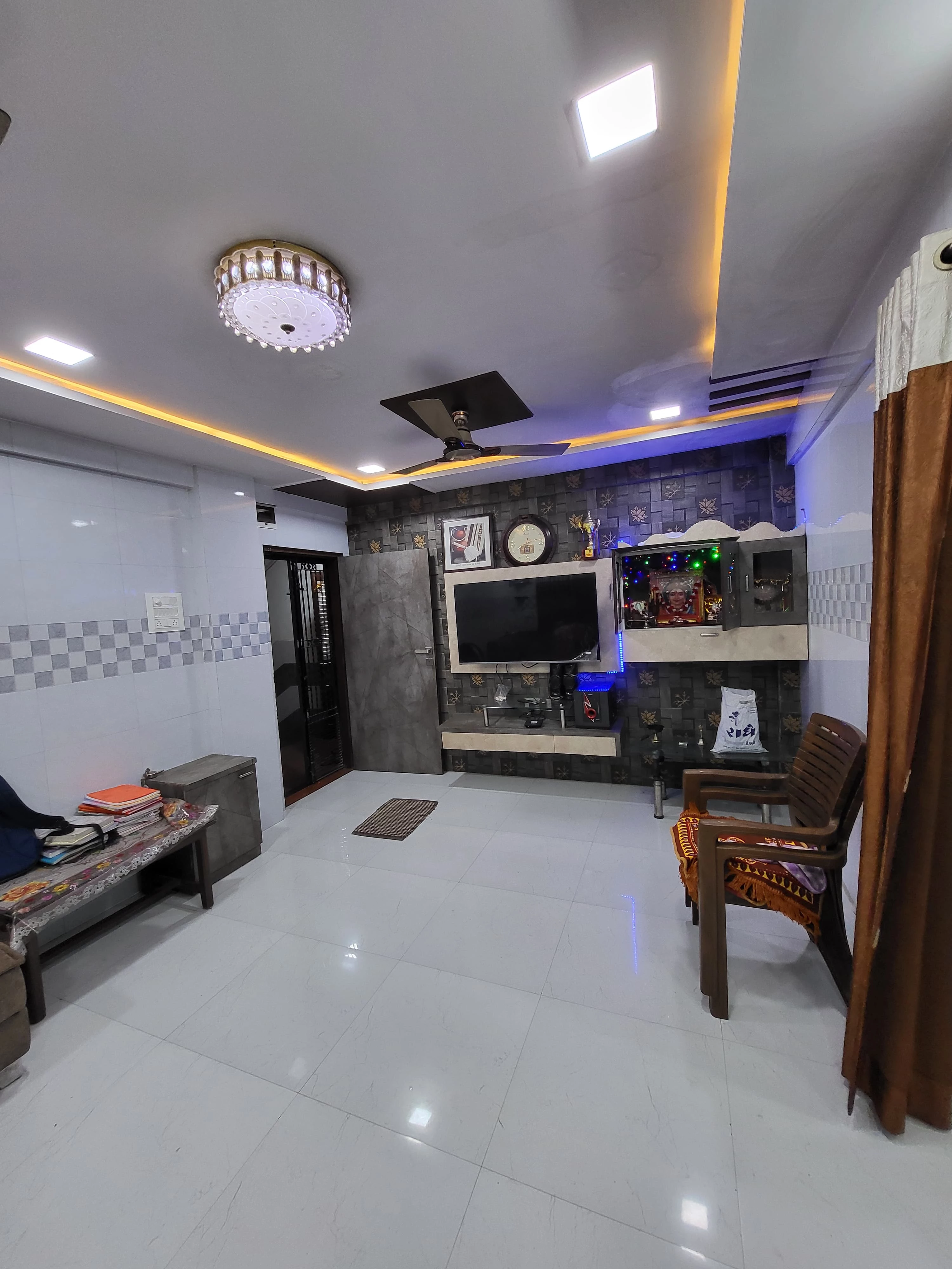 2 BHK FOR SALE