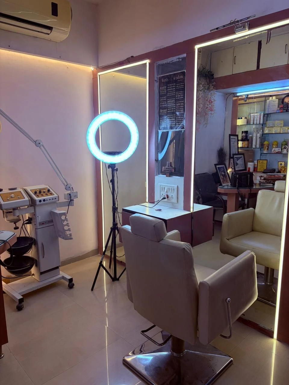 Tanishq Saloon