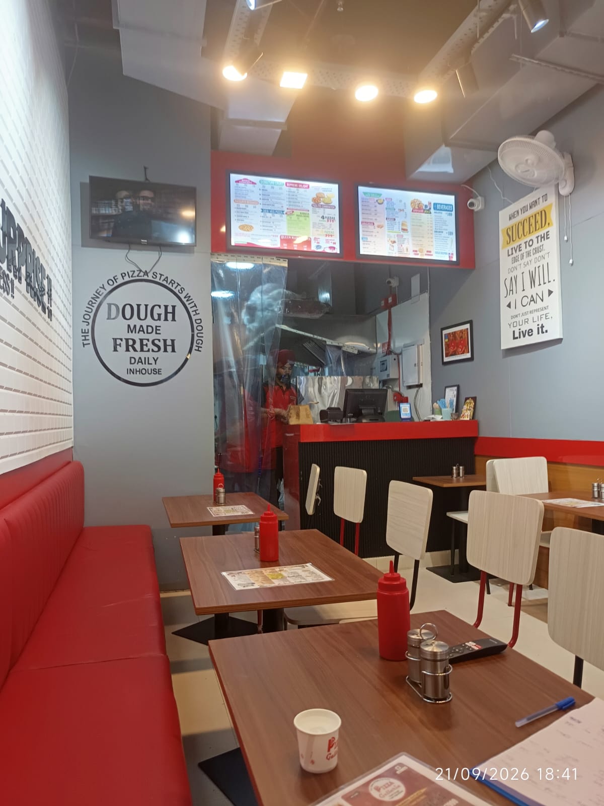 PIZZA GALLERIA